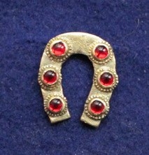 m52 Бэдж "Подкова"