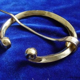 Фибула плащевая RA01-3