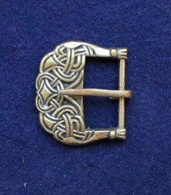 Пряжка R16