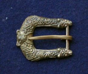 Пряжка R21