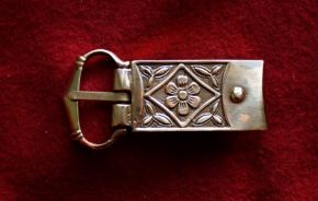 Пряжка с креплением EK21