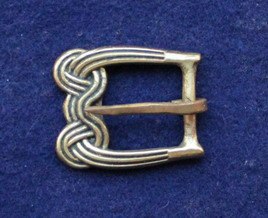 Пряжка R02