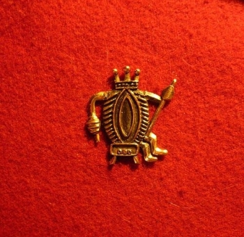 M25 Бэдж "Королева"
